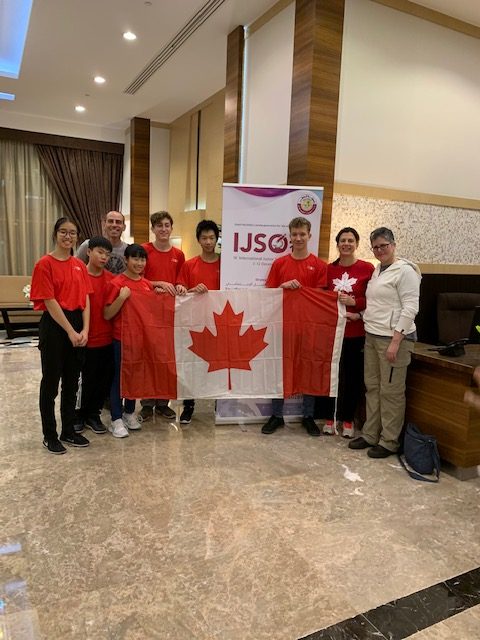 JSOC team arrival at hotel in Qatar at IJSO 2019 | Arrivée de l'équipe de OSJC à l'hôtel au Qatar à l'IJSO 2019